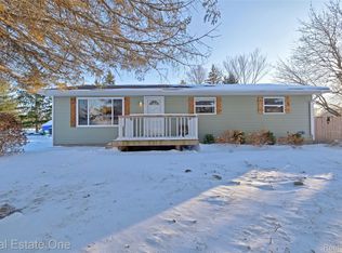 11392 E Carpenter Rd, Davison, MI 48423