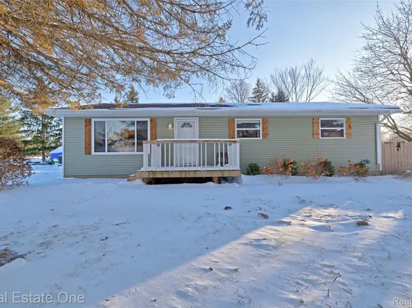 11392 E Carpenter Rd, Davison, MI 48423