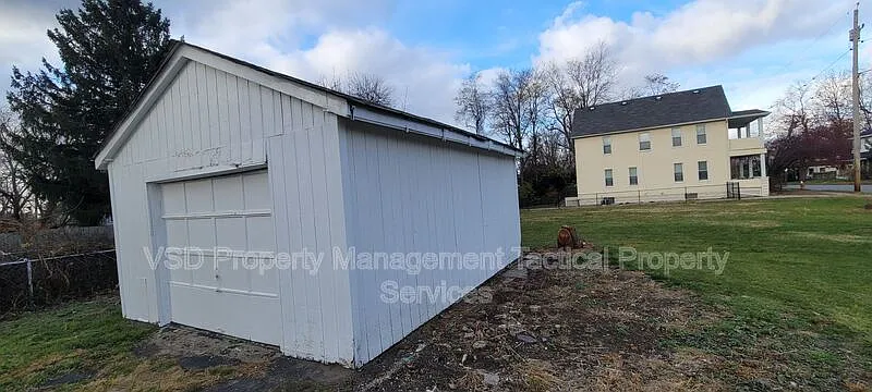 1 bed, 1.0 bath, 878 sqft, $995 — Photo 2