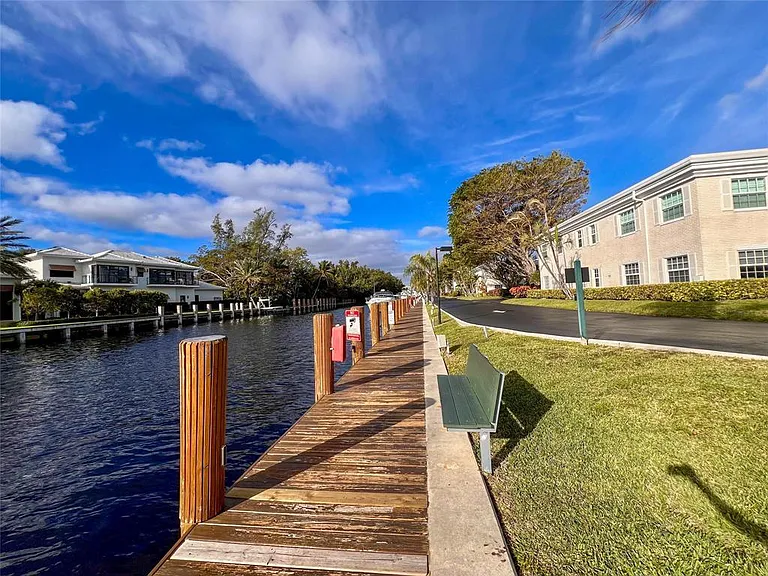 6475 Bay Club Dr #4 — Photo 19