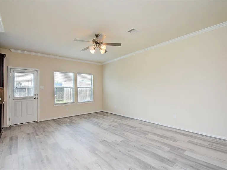 5136 Gable Ln — Photo 9