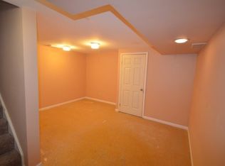 30W003 Oakwood Ct, Warrenville, IL 60555