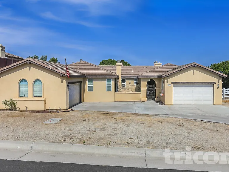 17920 Log Hill Dr — Photo 1