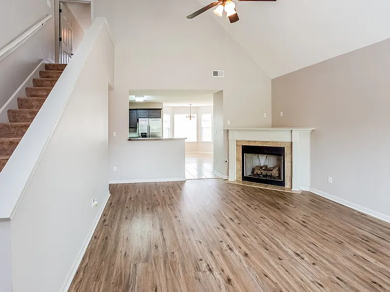 7911 Ridgedale Dr — Photo 5