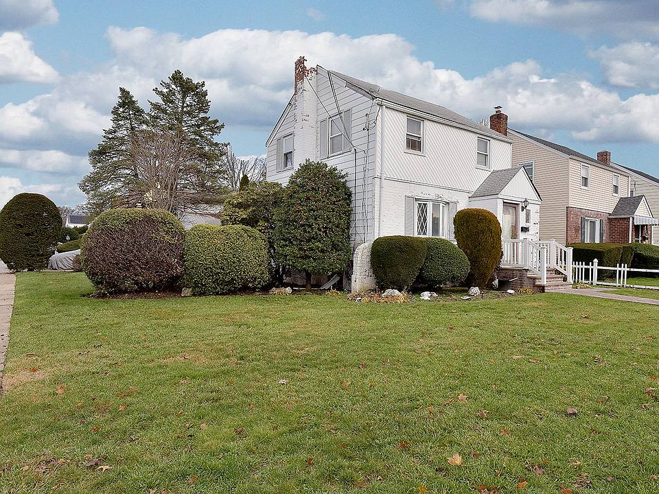 2nd image of 99 Lucille St
