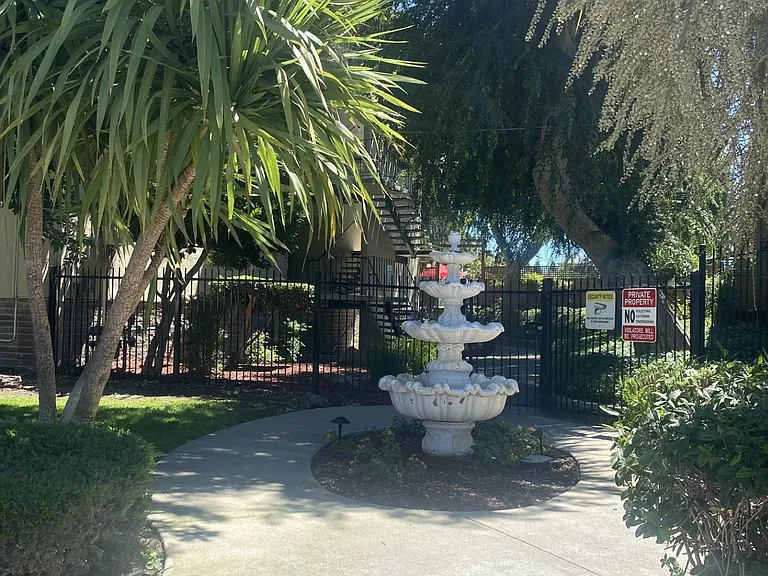 959 Torrano Ave — Photo 9