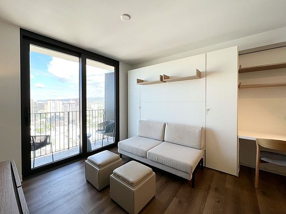 5th image of 987 Queen St #3909