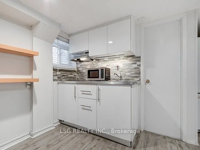 34 Glencrest Blvd #BASEMENT — Photo 3
