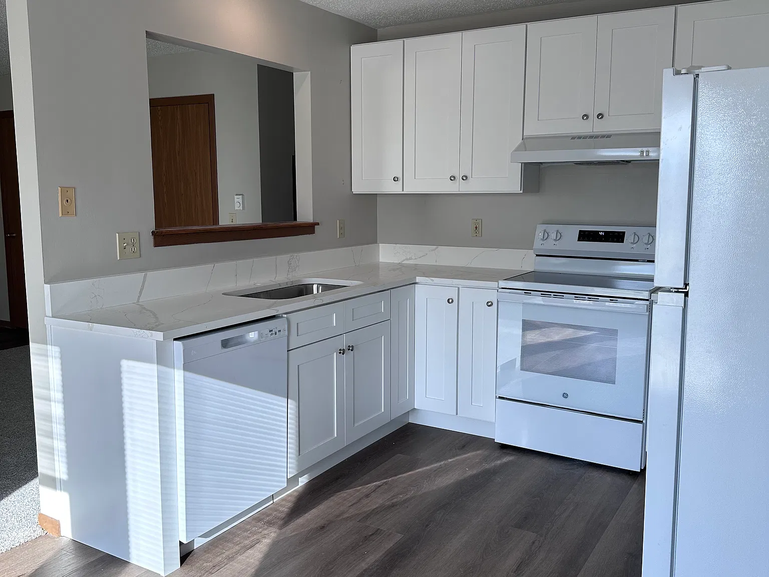 2 bed, 1020 sqft, $1,300 — Photo 2