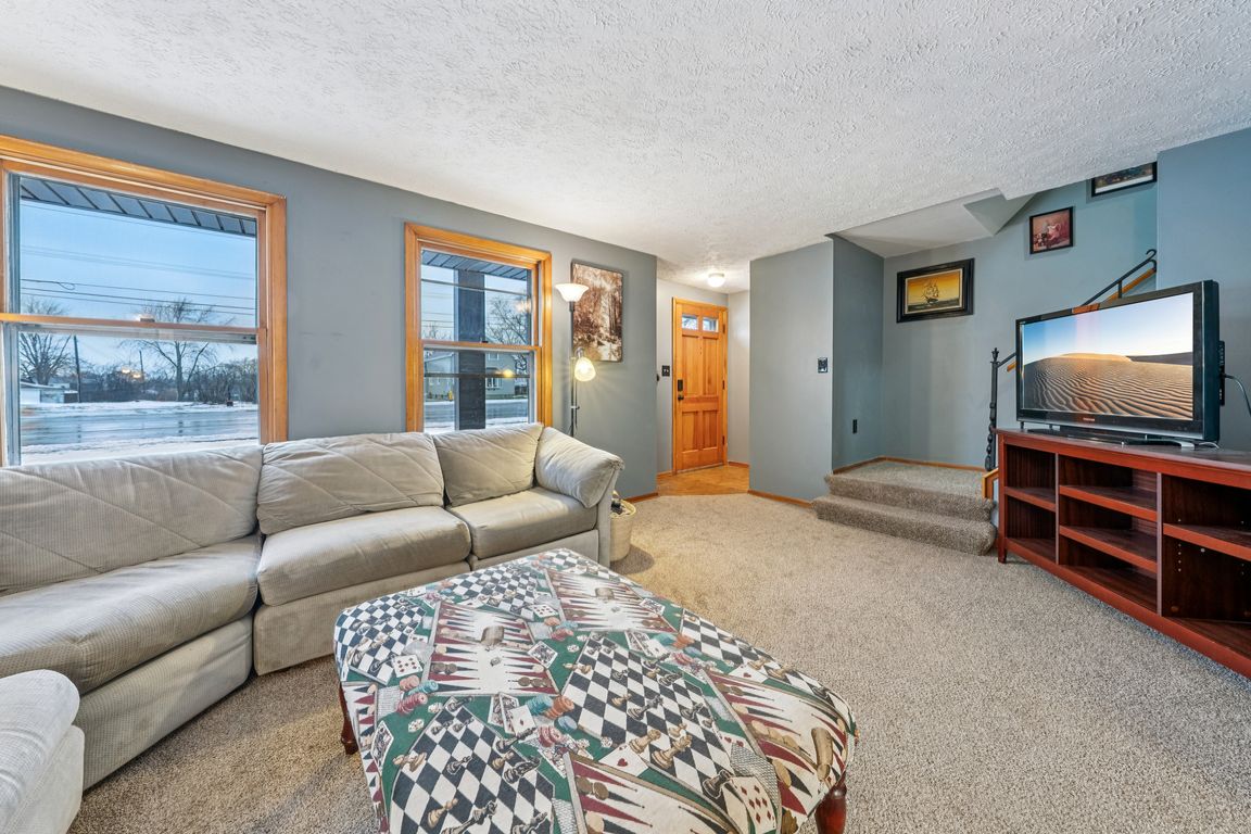 French Rd-S0112-006.jpg