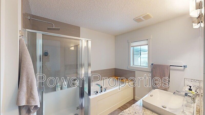 Calgary Townhouse for rent - 3 Bedrooms — photo 13