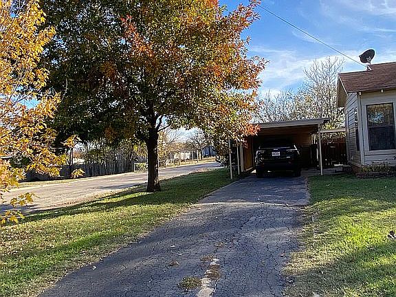 Drive way/ car port 