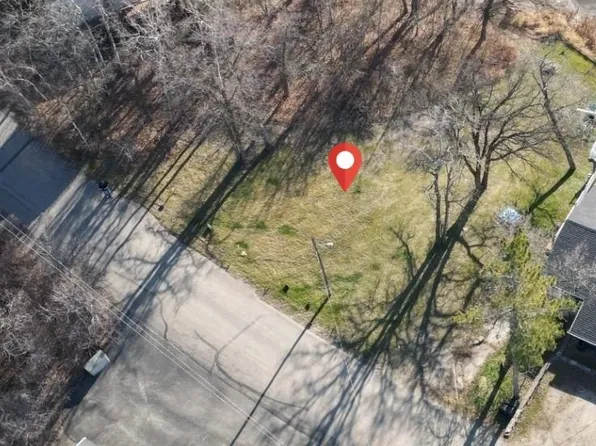 193 N Lake Park Rd, Bottineau, ND 58318