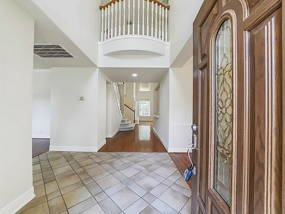 5th image of 14307 Elinor Ct
