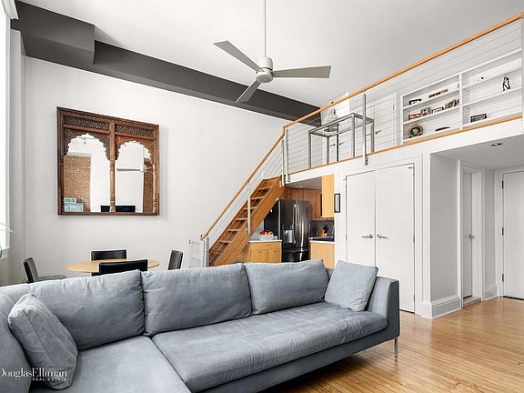 3rd image of 174 Pacific St APT 1C