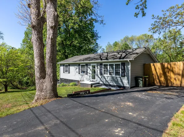 100 Holmes Run Rd, Stanardsville, VA 22973