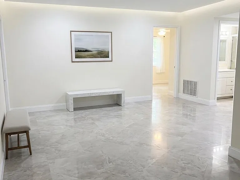 5220 NE 14th Way #8 — Photo 3