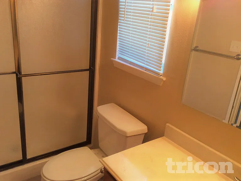 525 Arbor Ln — Photo 6