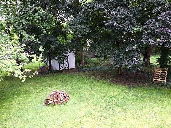 3rd image of 9022 Greenlee Cir