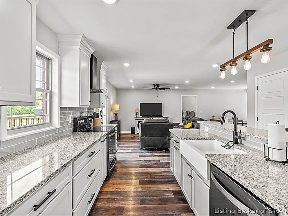 3rd image of 8440 Pekin Road