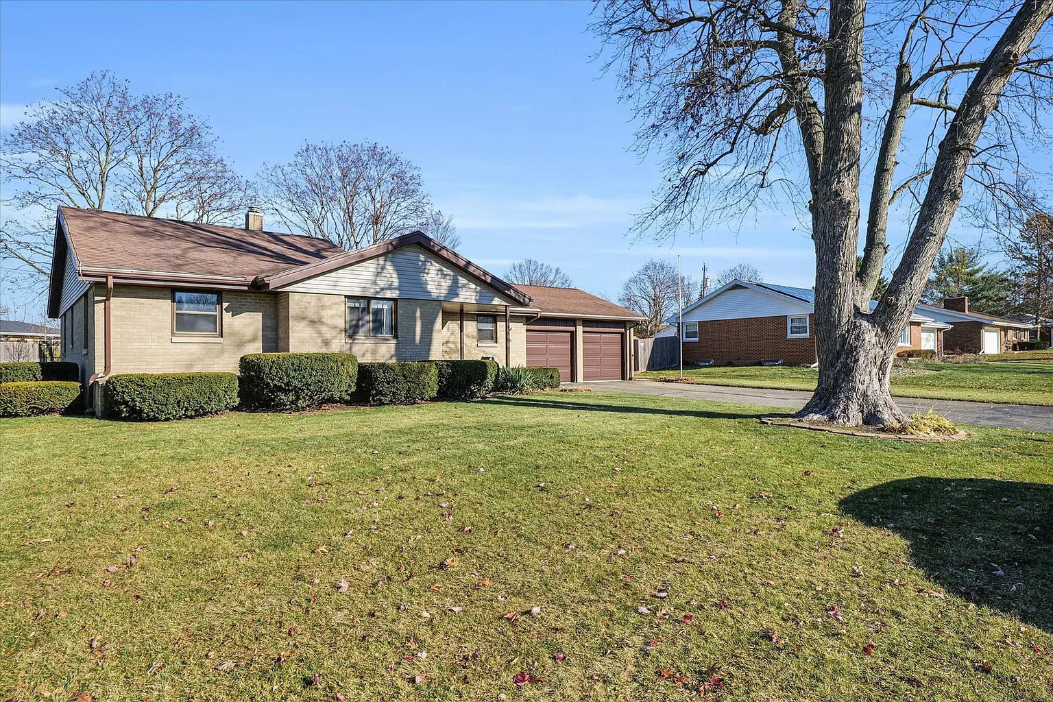 2406 John Dr photo 1
