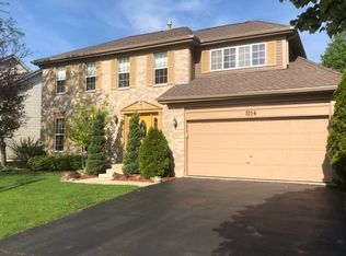 1124 Sandhurst Ln, Carol Stream, IL 60188