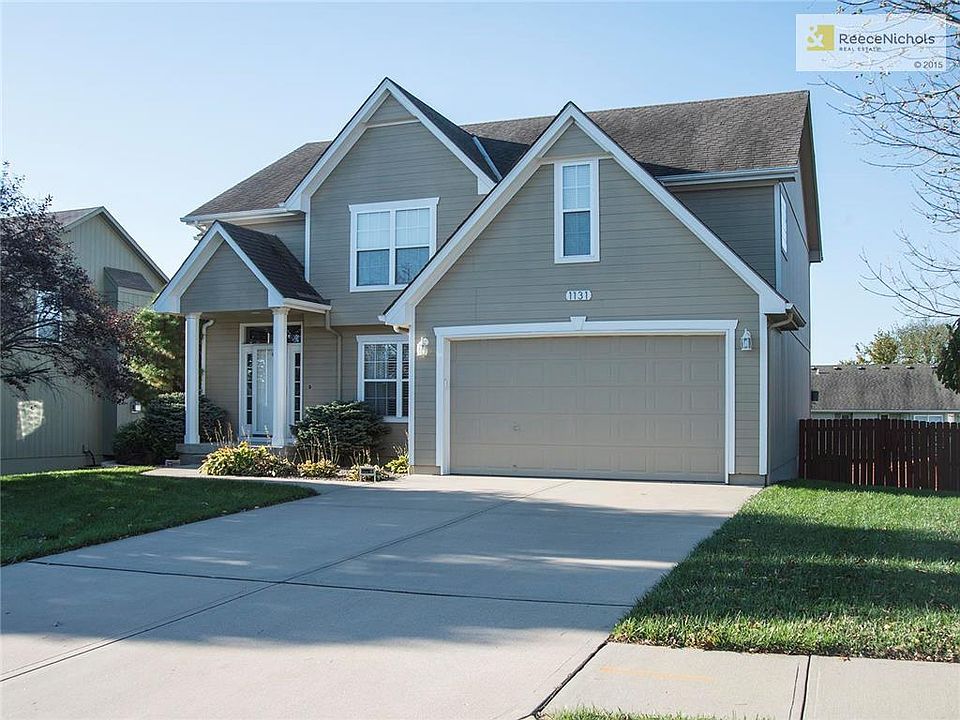 Welcome - Please Enjoy Viewing this AWESOME HOME!