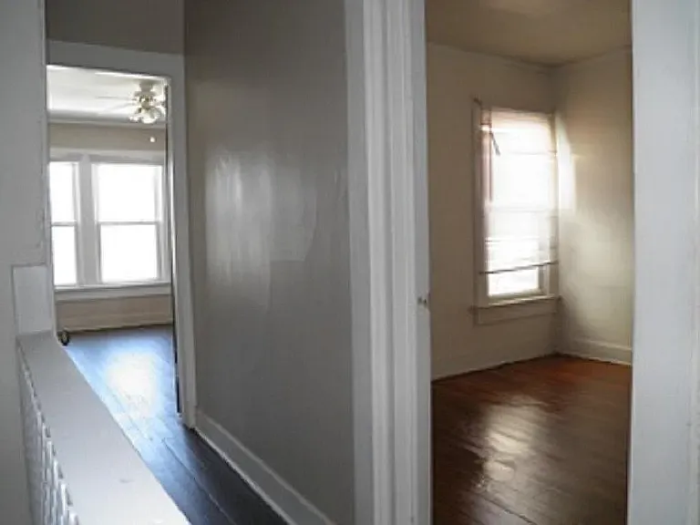3 bed, 1.5 bath, 1650 sqft, $1,300 — Photo 2