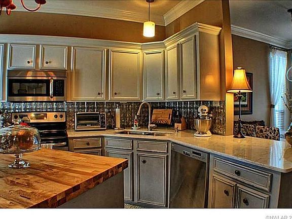 5th image of 2101 Mockingbird Ln
