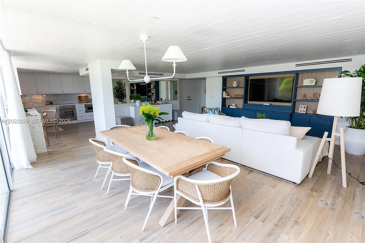 Building Photo - 607 Ocean Dr #3J