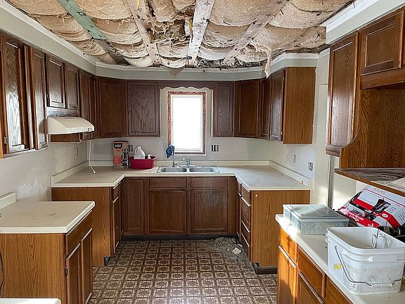 5th image of 214 S Jefferson St