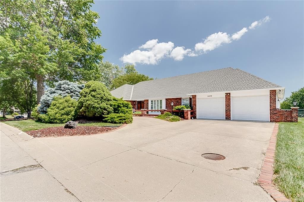 4406 S Stonecrest Cir, Saint Joseph, MO 64506 MLS 2444829 Zillow