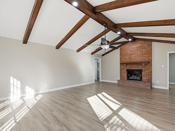 5th image of 109 Peggy Ln