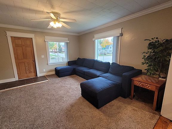 4th image of 303 E Dayton St