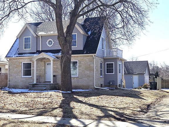 2nd image of 252 East Washington STREET
