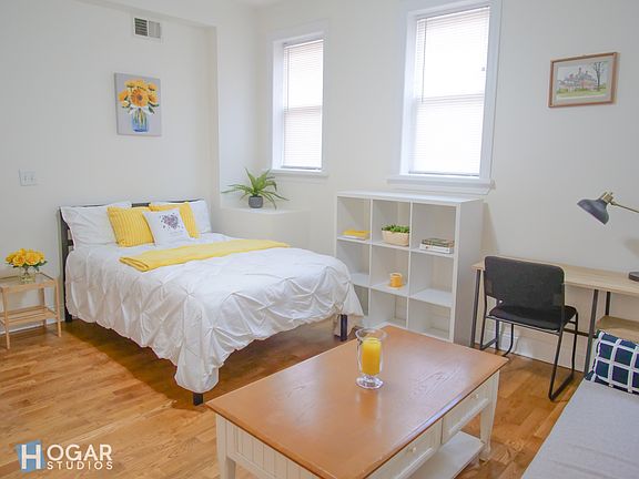 3rd image of 6812 N Wayne Ave APT 1B