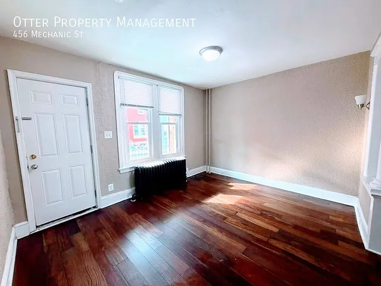 456 Mechanic St — Photo 8