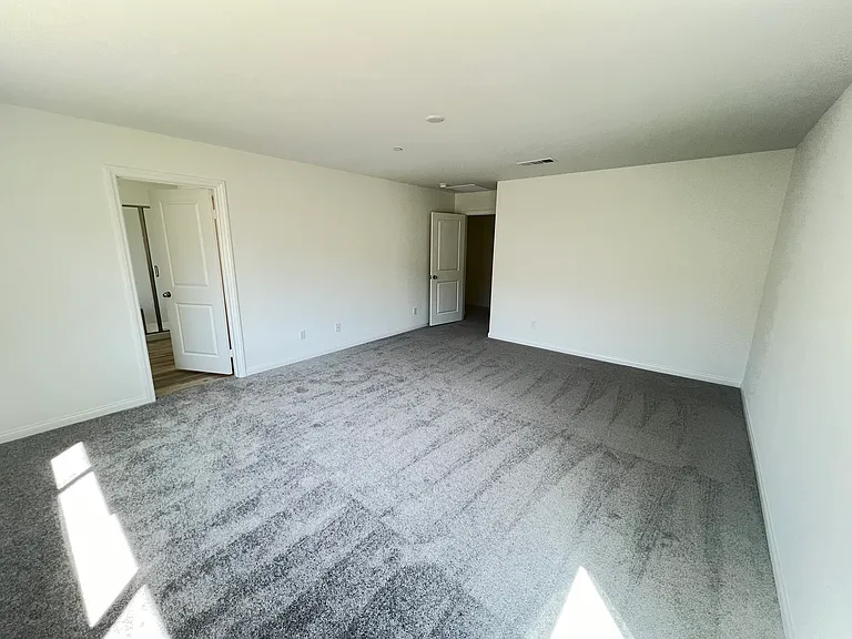 21469 Thomas Ct — Photo 86