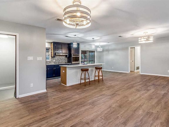 3rd image of 4544 Marseille Dr