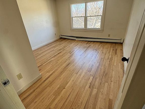 5th image of 49 Summer St