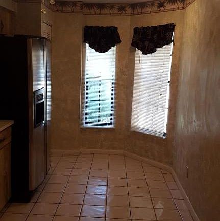 4th image of 834 Stonybrook Cir