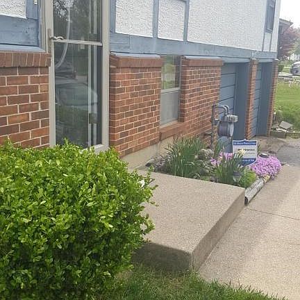 2nd image of 2122 Drumlin Dr