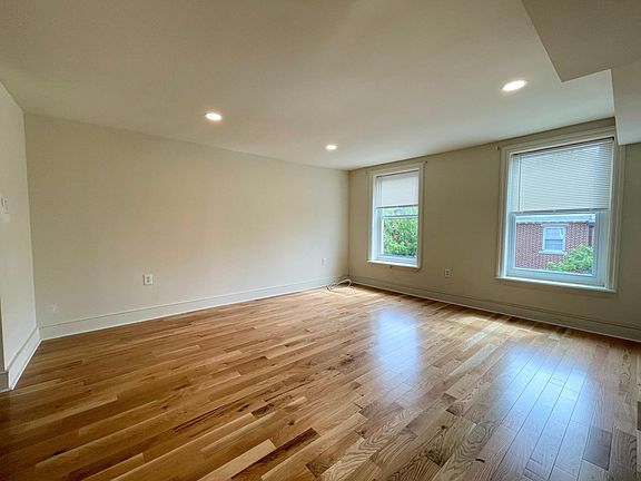 3rd image of 786 S 2nd St Floor 3