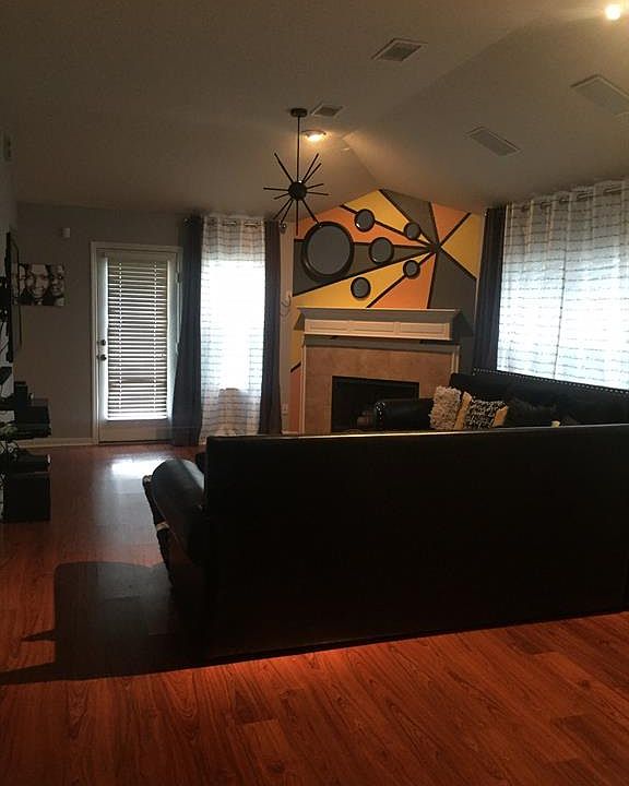 1st image of 2122 Lawn Crest Dr