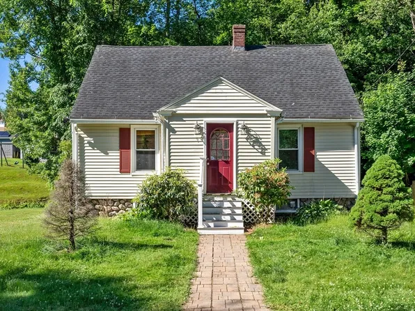 9 Brook Rd, Auburn, MA 01501