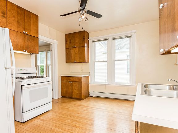 4th image of 2220 30th Ave S APT 2