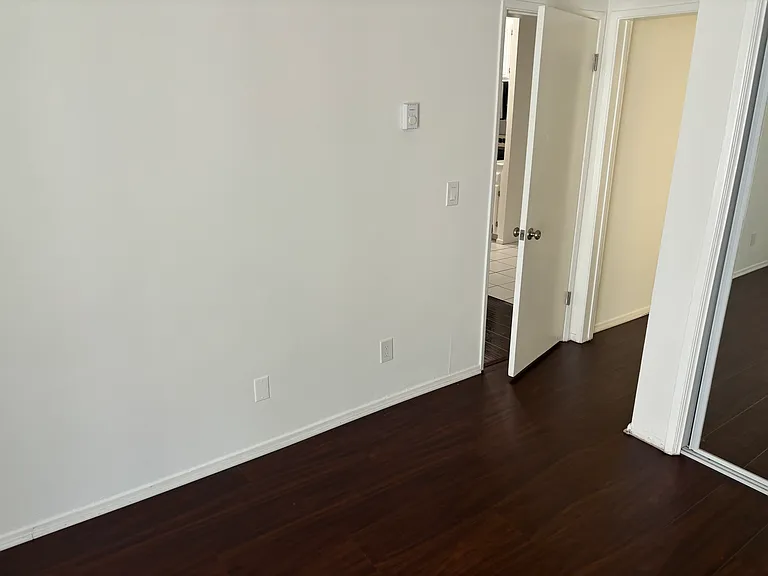 1428 Kelton Ave #302 — Photo 5