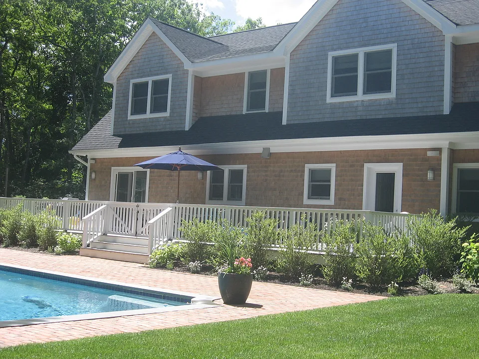 11 Fairway Dr