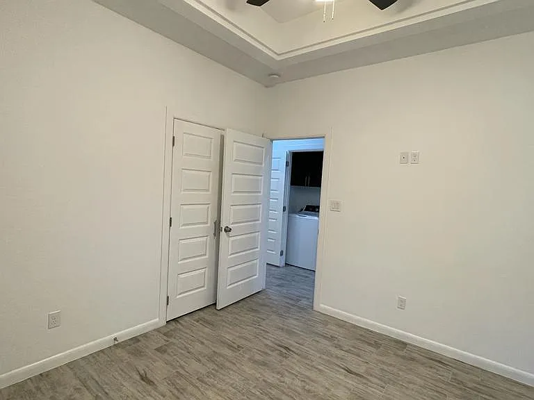 6807 N 59th St #1 — Photo 14