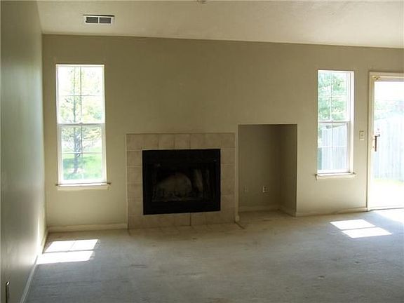 2nd image of 1006 Pine Mountain Way